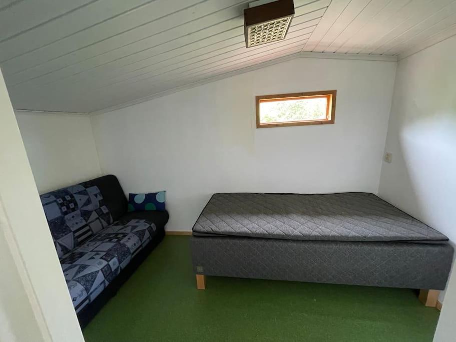 3 Bedroom Lakehouse With Private Bridge And Garden Feriehus *